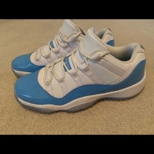 Jordan 11 Retro Low University Blue (2017)